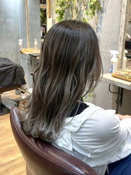 ロダット 横浜(LODAT by little) モノグレー×バレイヤージュ【LODAT横浜】