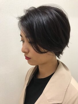 モルニ(MORNI) マニッシュショート_マロンベージュ Aラインボブ かきあげ