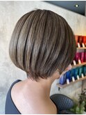 白髪ぼかしハイライトショート