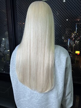 テテ(TETE) ホワイトブロンド　心斎橋×長堀橋