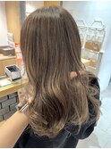 ブラウンベージュ
