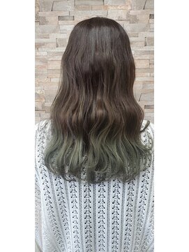 コモド ヘアー メイク(comodo hair make) 波巻きセミロング