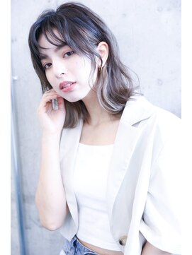 ジェニーバイメノン(JENNIE by Menon) 切りっぱなしボブ インナーカラー　グレージュカラー　美髪