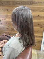 リーク(LEEK)&nbsp;脱白髪染めハイライトで、ダメージを抑えながらおしゃれに