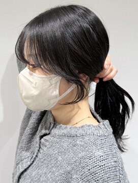 結んでも小顔に