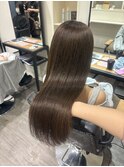 オリーブベージュ