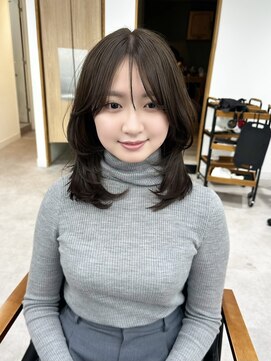 ネオリーブ クーロ(Neolive curro) くびれミディアム　　　暗めカラー/酸性ストレート