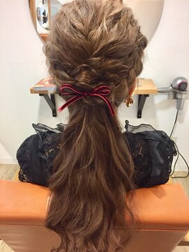 レボルシア 博多(REVOLUCIA) ローポニーテール