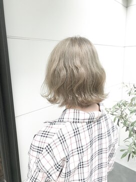 ヘアサロンオーケストラ(HAIR SALON ORCHESTRA) 福山 トレニージョ ケアブリーチ シルバーベージュ《ORCHESTRA》