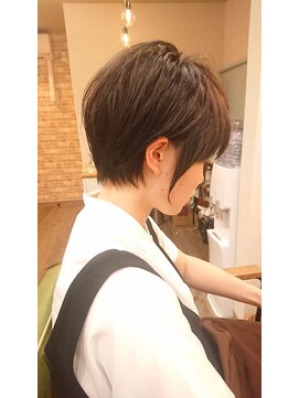 ミエル(miel) 【hair design miel】耳かけショート