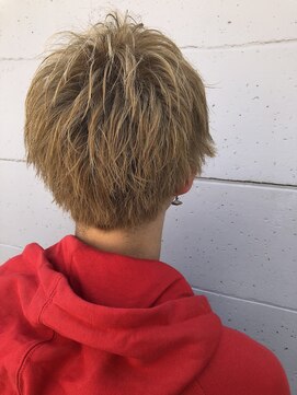 アローラ 三軒茶屋(Allora) ハイトーン×ツーブロマッシュ