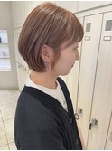 ショートボブ/ピンクベージュ/斜めバング