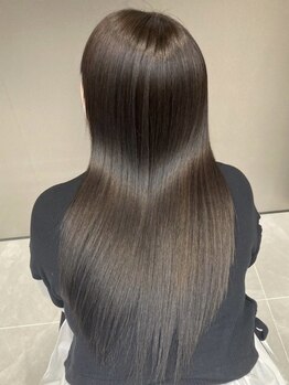 ハルキ ミナト ジャパン フクオカ(HARUKI MINATO japan FUK)の写真/業界最先端の縮毛矯正【MAISON STRAIGHT】を導入!ダメージを抑え、柔らかくて自然なストレートヘアを実現◎