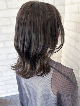 ルノン シェリー(LUNON cheliy) ブリーチ無しハイライト/グレージュ/外ハネミディアム/韓国