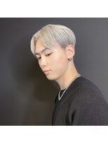 ジルバイジゼル(JILL by GiseL)&nbsp;中世ウルフ/メンズウルフ/ハイトーン/ダブルカラー/ホワイト