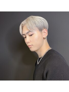 ジルバイジゼル(JILL by GiseL) 中世ウルフ/メンズウルフ/ハイトーン/ダブルカラー/ホワイト