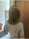 30代　レイヤーボブ　オリーブベージュ