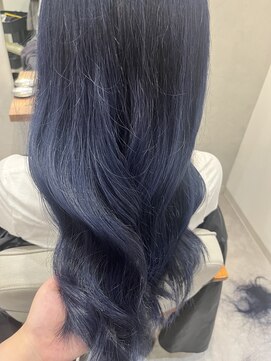 ロミバイリー(Romi by Lyee) 暗めブルー