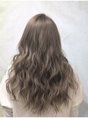 ハイトーングレージュ　《高倉麻未》