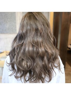 モアムー(Moremuu) 短パン美容師Makoto★ベールアッシュ★