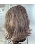 くすみベージュ
