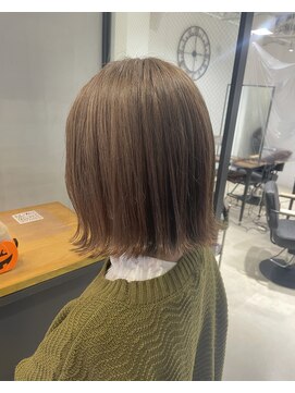 フェイバーバイリフ(FAVOR by Ref.) 切りっぱなしボブ×ミルクティーベージュ