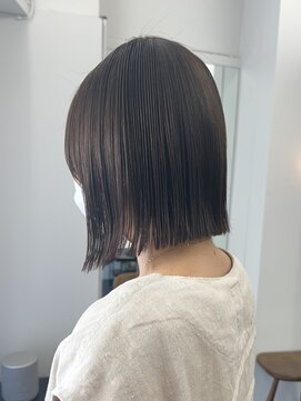 シベルバレー 横浜(sibell) *20代30代切りっぱなしボブタッセルボブ顔周りレイヤーオリーブ