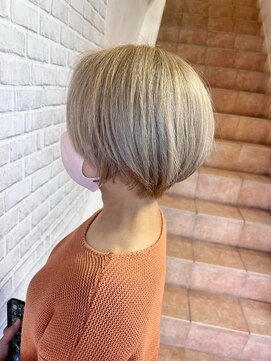 ハピネス クローバー 学園前店(Happiness CLOVER) 丸みショート/前髪/顔周りカット/透明感/20代30代40代50代