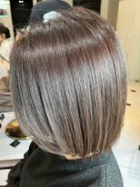 エコル(EKOLU)&nbsp;大人ボブ　ハイライト　グレイカラー