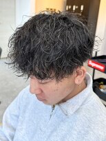 フゥ 宇都宮(FeU) 波巻きパーマセンターパートツイストパーマメンズマッシュパーマ