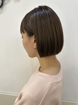 カール 鶴川店(K：R) 切りっぱなしボブハイライトカラー