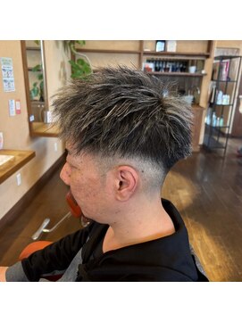 シェロヘア(cielo HAIR) ツイストパーマ×フェードハイライト