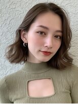 リエル(LIERU)&nbsp;明るすぎない透明感のあるブラウンカラー