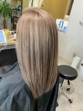 ハブ(hub) white beige