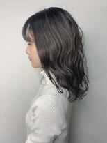 モルニ(MORNI)&nbsp;アッシュグレー_マロンベージュ Aラインボブ かきあげ