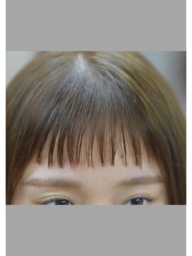 ベルナ(BELUNA) 眉上ギザギザ．シースルーバング☆