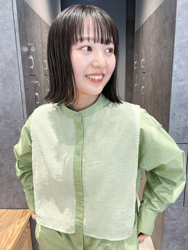 アイティー バイ アルバム 中野店(IT by ALBUM) 外ハネミディ_斜めバンググレージュカラーシルキー_89124