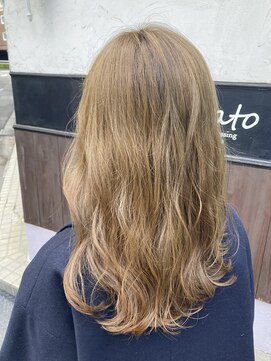 フィアート ヘアドレッシング サロン(Fiato Hairdressing Salon) オリーブベージュ