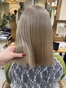 ココルアナ(coco luana) ブリーチ、ハイトーン、ケアブリーチ、韓国、前髪カット