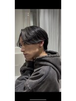 ミリ(milli Produce by ITAKURA)&nbsp;センターパート毛流れパーマ