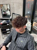 イーラ(era)&nbsp;スペインカールパーマ/メンズ/刈り上げ/眉毛/ツイスト