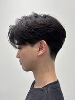 カルム(kalm) 毛流れセンターパートニュアンスパーマカルマヘアメンズパーマ