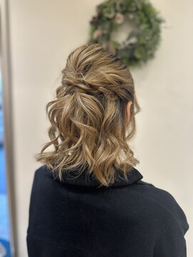 ケイズプラスカラン(HAIR AND MAKEUP K's PLUS calin) ハーフアップ