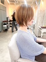 シシ 大宮(She 2.) ハンサムショート/前下がりショート/ベージュカラー/小顔ヘア