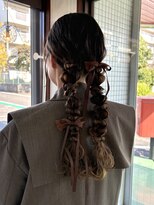 ジェイズグレイス(J's Grace) ヘアアレンジ|ツイン編みおろし|人とかぶりにくい|紫原美容室