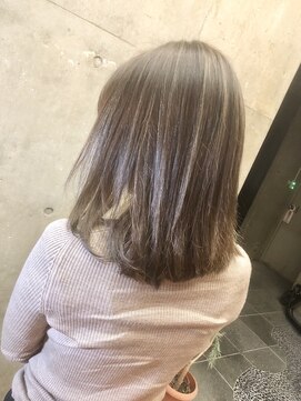 キー(key) アッシュベージュ