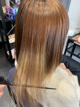 アルコイリスバイドールヘアー(ARCOIRIS by Dollhair) ダークアッシュストカール暖色系カラーグラボブ都島髪質改善大阪