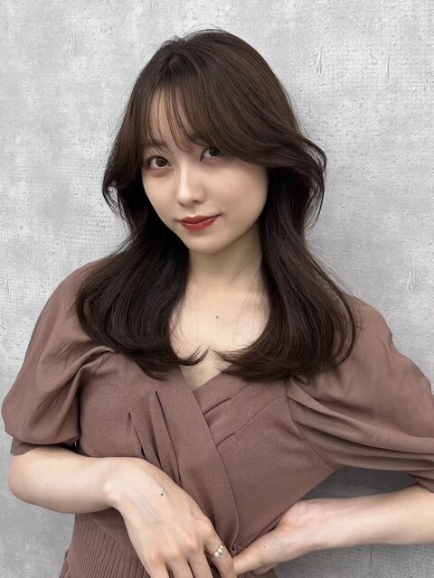 韓国ロングヘアスタイルの定番、ヨシンモリ