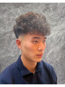 リバティシェアバーバー 銀座2nd(LIBERTY SHARE BARBER) メリハリスペインカール