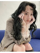 ヘン(hen)&nbsp;【心斎橋hen】モスグリーンカラー